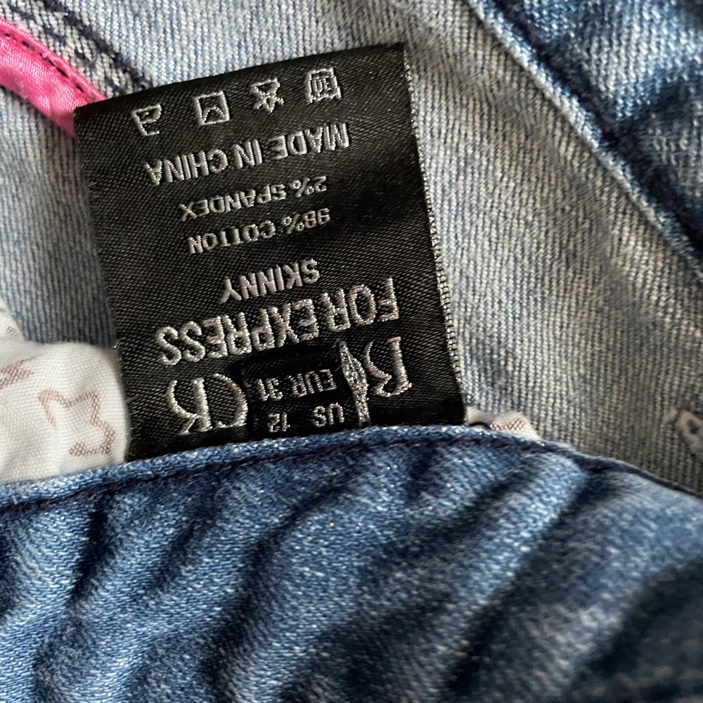 Jeans - Picture 3 of 4